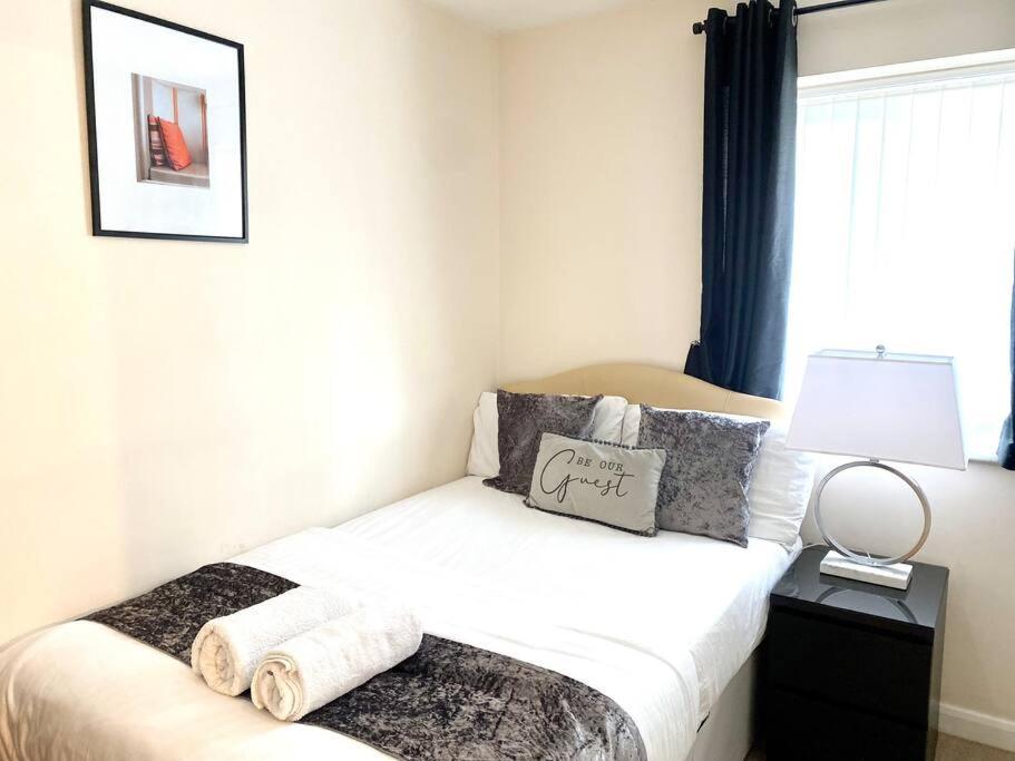 Amazing 2-Bed City Centre Apt With Parking كوفنتري المظهر الخارجي الصورة