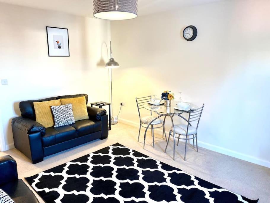 Amazing 2-Bed City Centre Apt With Parking كوفنتري المظهر الخارجي الصورة